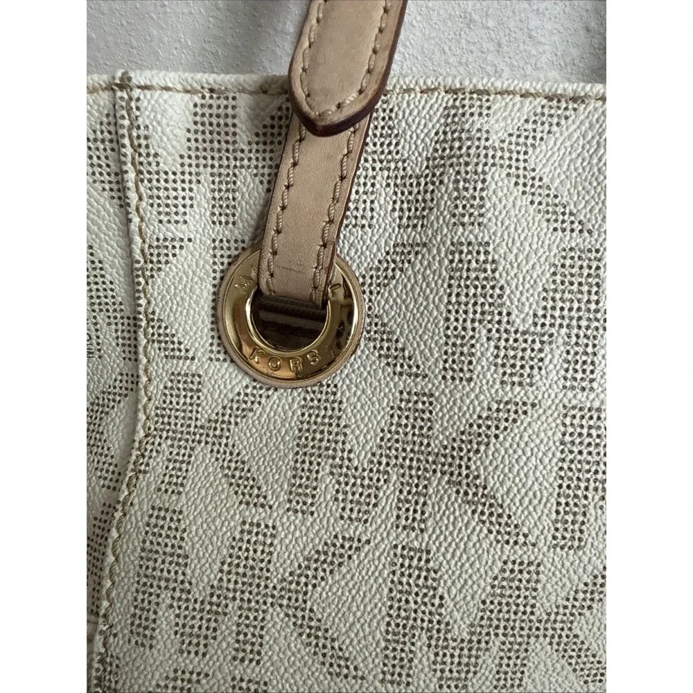 Michael Kors - Jet Set Signature - Vanilla Tote Bag